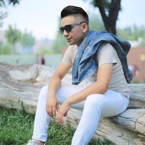 猛男自慰che谢精
